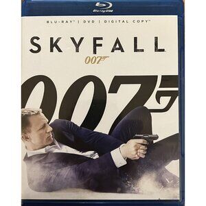 Skyfall (Blu‑ray/DVD, 2012) Daniel Craig – Action Thriller – Like New